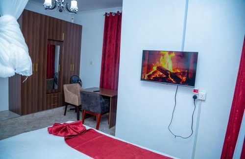 Kisumu Hotel | The Lit Gardens