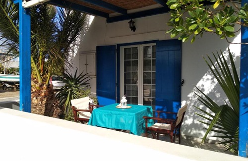 Avlemonas Apartment | The Little Blue