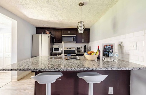 North Nashville House | The Little Blue Haus - Two Miles to Broadway
