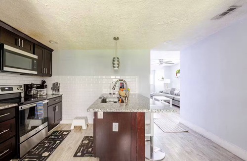 North Nashville House | The Little Blue Haus - Two Miles to Broadway