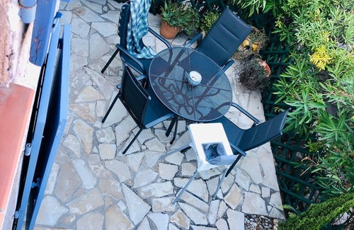 Cogolin House | The little blue mazet under the pine trees + terrace