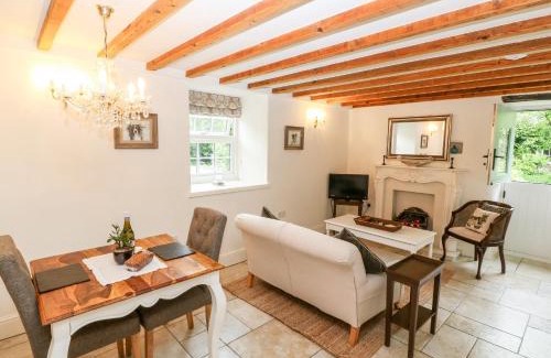 Dolbenmaen House | The Little Coach House