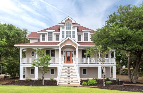 Corolla House | The Little Easy: Private Pool, Hot Tub, Currituck Club