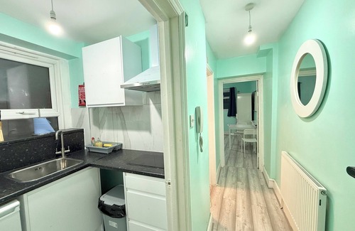 Euston Apartment | The Little Guest House (F1)