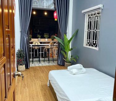 Hoan Kiem Apartment | The Little Ha Noi 5 Bedrooms Large Yard Balcony