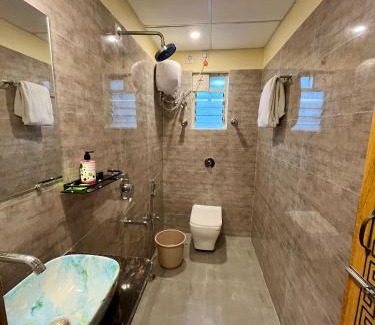 Kolkata Hotel | The Little Heaven Hotel near Kolkata Airport