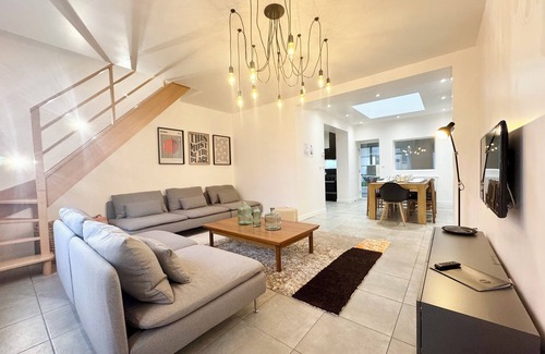 Calais House | The Little House - Enclosed private garden