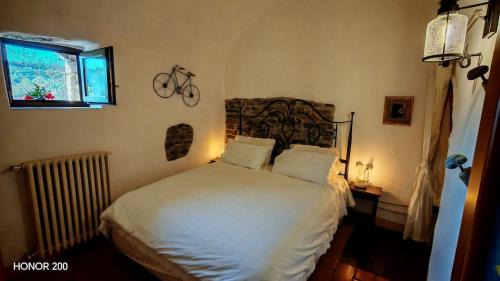 Arcola House | the little house of arcola in the medieval walls