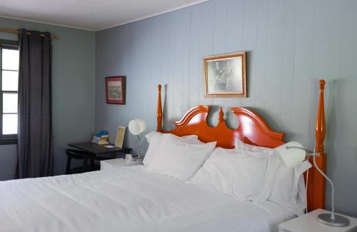 Glendale Hotel | The Little Lion
