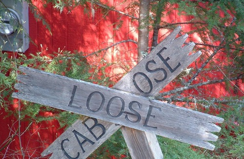 Greenwater Cabin | THE LITTLE RED CABOOSE / Hot Tub