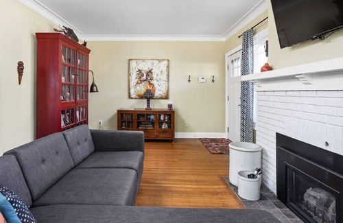 Meridian-Kessler House | The Little Red Cottage of Broad Ripple
