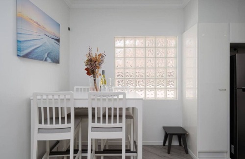 Broadbeach Apartment | The Little Royale - Central 2B in Broadbeach