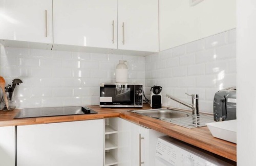 North Kensington Apartment | The Little Venice Hideaway Studio on the Canal !