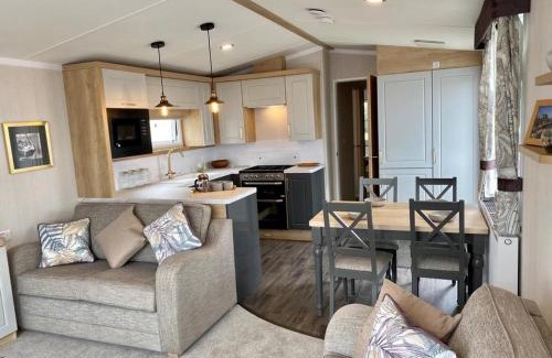 Helston Ski Chalet | The Lizard Bluewater