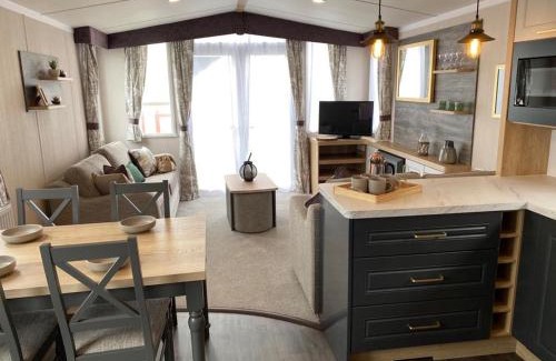 Helston Ski Chalet | The Lizard Bluewater