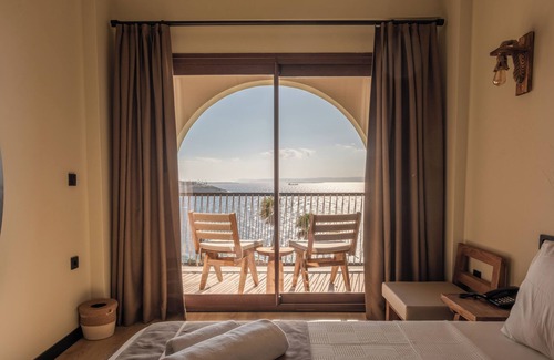 Cesme Hotel | The Local House Ayasaranda