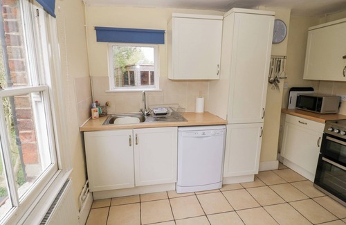 Gloucester Cottage | THE LOCK HOUSE, pet friendly, character holiday cottage in Gloucester