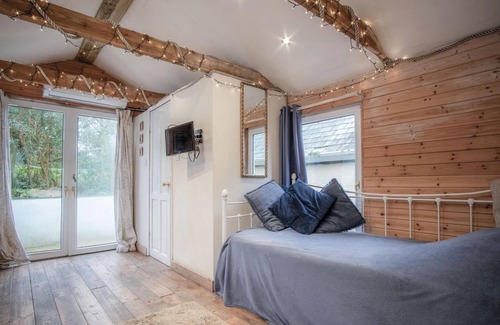 Castlemartin Apartment | The Lodge - 1 Bedroom - Freshwest Beach Retreat