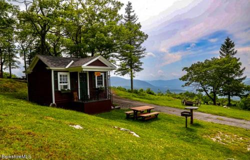 North Adams Cabin | The Lodge @ America’s Switzerland