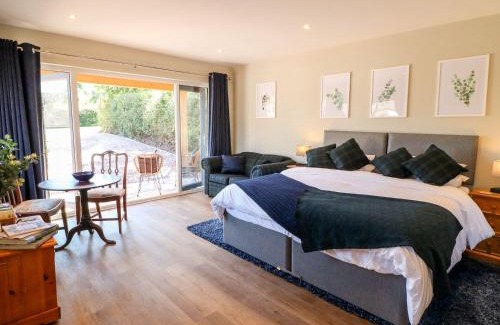 Checkley House | The Lodge at Middleton House