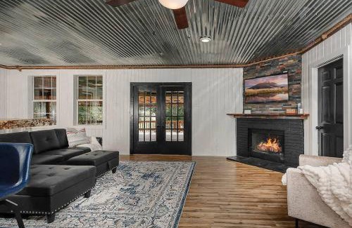 Centerville House | The Lodge At Our Texas Ranch