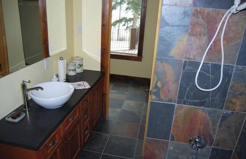 Okanogan County Cabin | The Lodge at Palmer Lake - waterfront