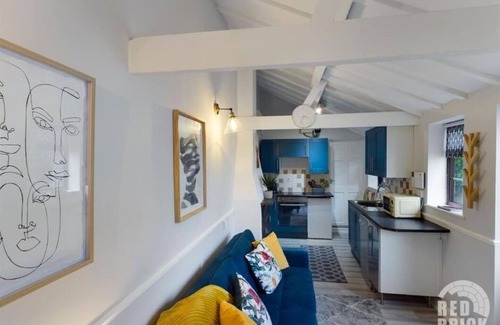 Milwich Cabin | The Lodge at Pickford House NEC and B'Ham Airport
