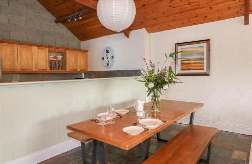Knockaderry Cross Roads House | The Lodge at Raheengraney House