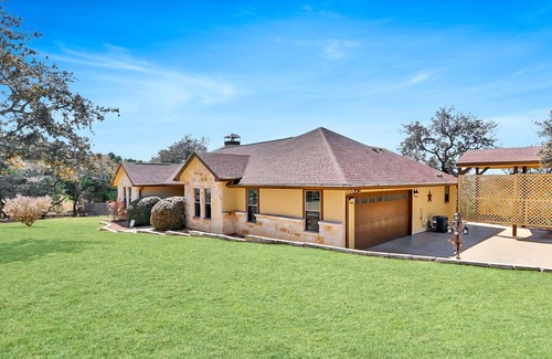 Canyon Lake House | The Lodge at Rocky Creek | Charming Canyon Lake Home with Hot Tub