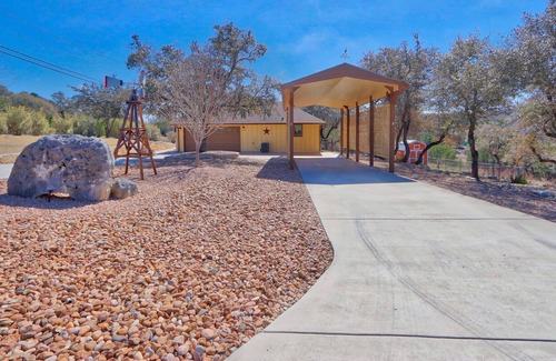 Canyon Lake House | The Lodge at Rocky Creek | Charming Canyon Lake Home with Hot Tub