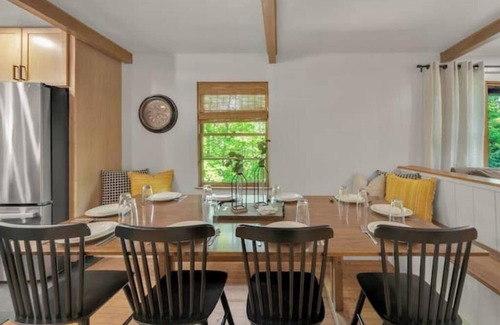 Marshall House | The Lodge at The Narrows Cabins