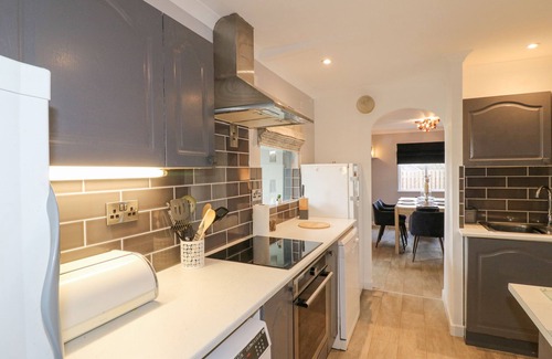Milford Cottage | THE LODGE AT WILDERSLEY FARM, pet friendly, with hot tub in Belper