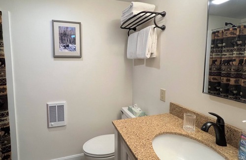 Stowe Area Condo | The Lodge condo at Mt. Mansfield in Stowe - Ski-in / Ski out - Pool - Tennis-A/C