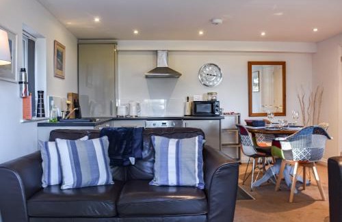 Carlyon Bay House | The Lodge
