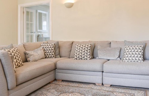 Portsmouth House | The Lodge
