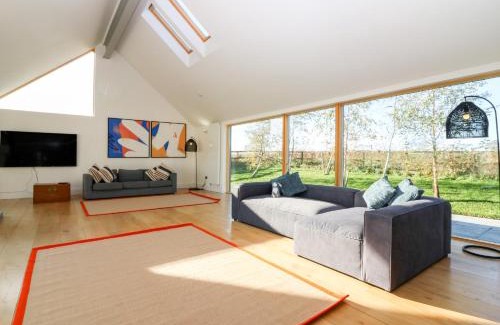 Westhill House | The Lodge