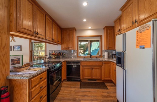 Serene Lakes Cabin | The Lodge now with AIR CONDITIONING…one of few. Also STARLINK WiFI-internet