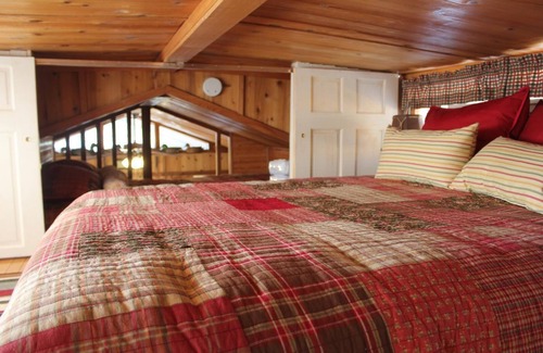 Williamson Cabin | The Lodge on the Lake. Pet Friendly