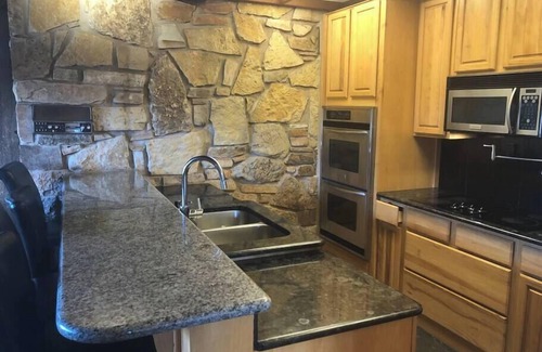 Lawton Villa | The Lodge-pool-Hot tub-7 BR, 6BA, dine 24,sleep 30