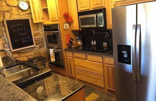 Lawton Villa | The Lodge-pool-Hot tub-7 BR, 6BA, dine 24,sleep 30