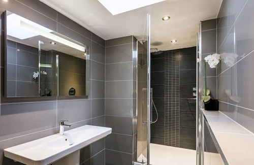 Kendal Hotel | The Lodge Rooms @ Carus Green