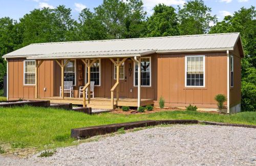 Williamstown House | The Lodges at Eden Reserve - Pet Friendly Cabins Near Ark