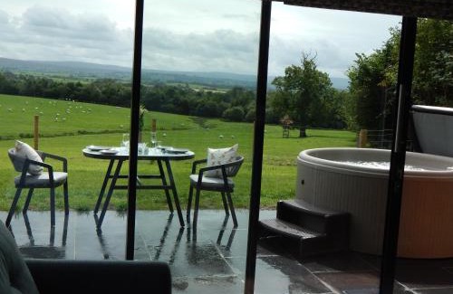 Westhouse Apartment | The Lodges at Thornbrook