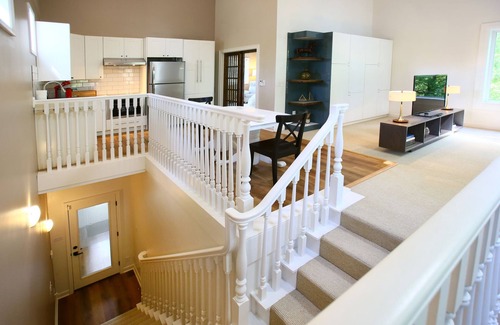 Columbus House | The Loft - A Tranquil Retreat with Style and Comfort.