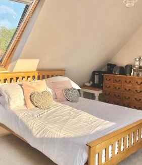 Clifton upon Teme House | The Loft at Crown Cottage