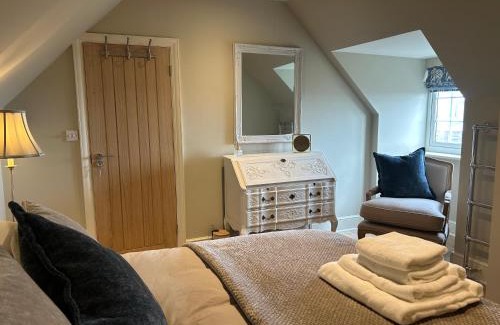 West Bay Bed & Breakfast | The Loft at Seacroft