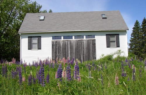 Bass Harbor Apartment | The Loft at the Boat House. Waterfront. Close to Lighthouse. Fireplaces. AC.