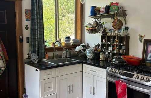 Topanga Cottage | The Loft at Topanga Canyon: Cottage Retreat with Trails, Creek & Mountain View