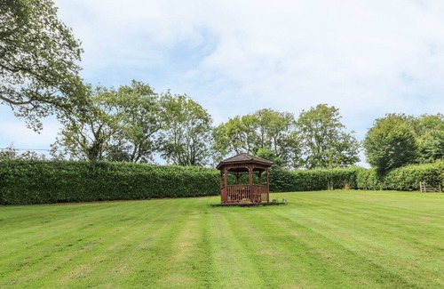 Shillelagh House | THE LOFT @ MINMORE MEWS, pet friendly in Shillelagh, County Wicklow