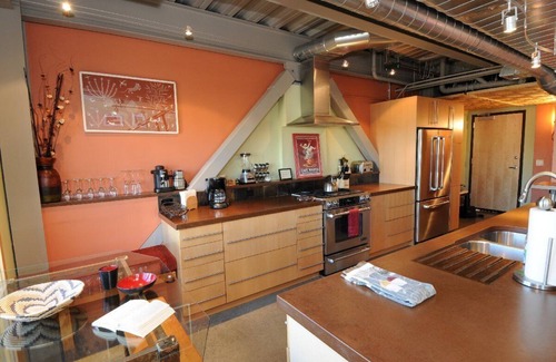 Bozeman House | The Loft - Urban Bozeman Loft with Hot Tub In The Mill District of Bozeman